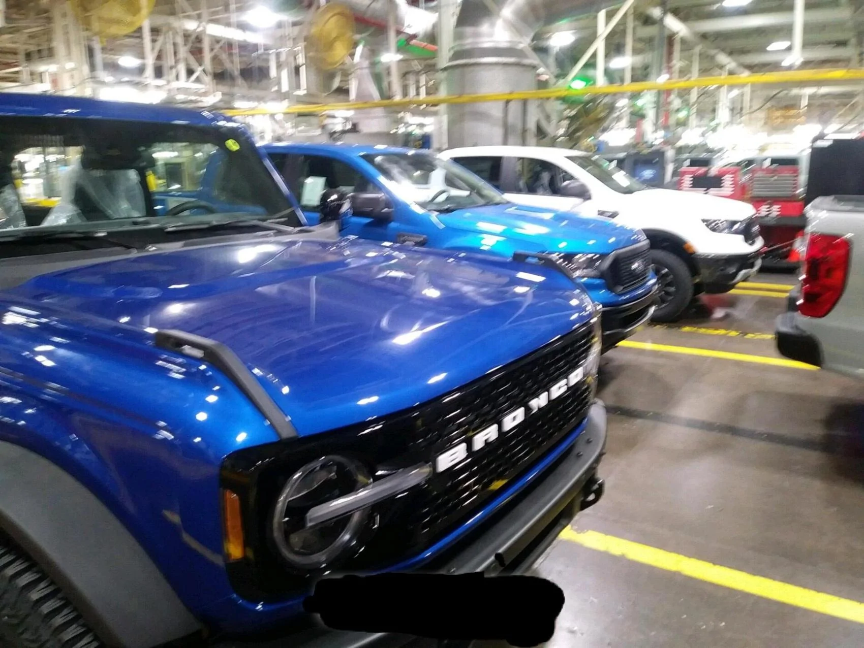 Ford Bronco 2 different grille options listed?? 14 - 2021 Bronco First Edition Velocity Blue 2