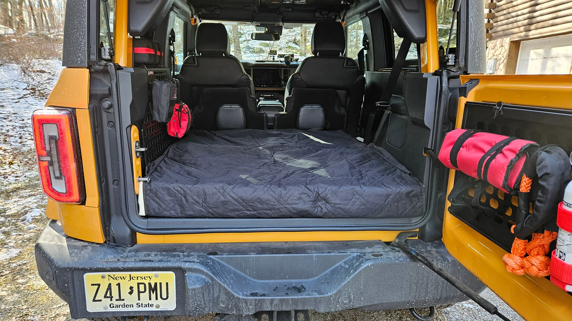 Ford Bronco Riding with dog - Bronco 2-Door options 20241201_111443