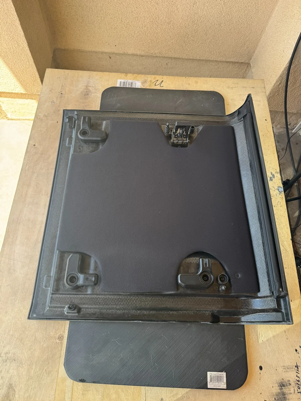 Ford Bronco [WTS] OEM 4dr MIC hard top 2025 bronco Photo Apr 17 2026, 12 37 17 PM