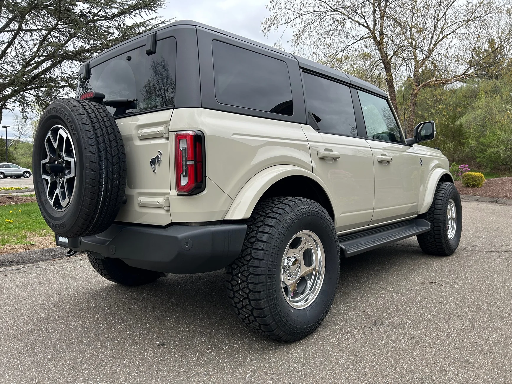 Ford Bronco Mickey Thompson Canyon 0 offset + Kenda Klever AT tires 315/70R17 installed! - 2025 Desert Sand OBX IMG_3601