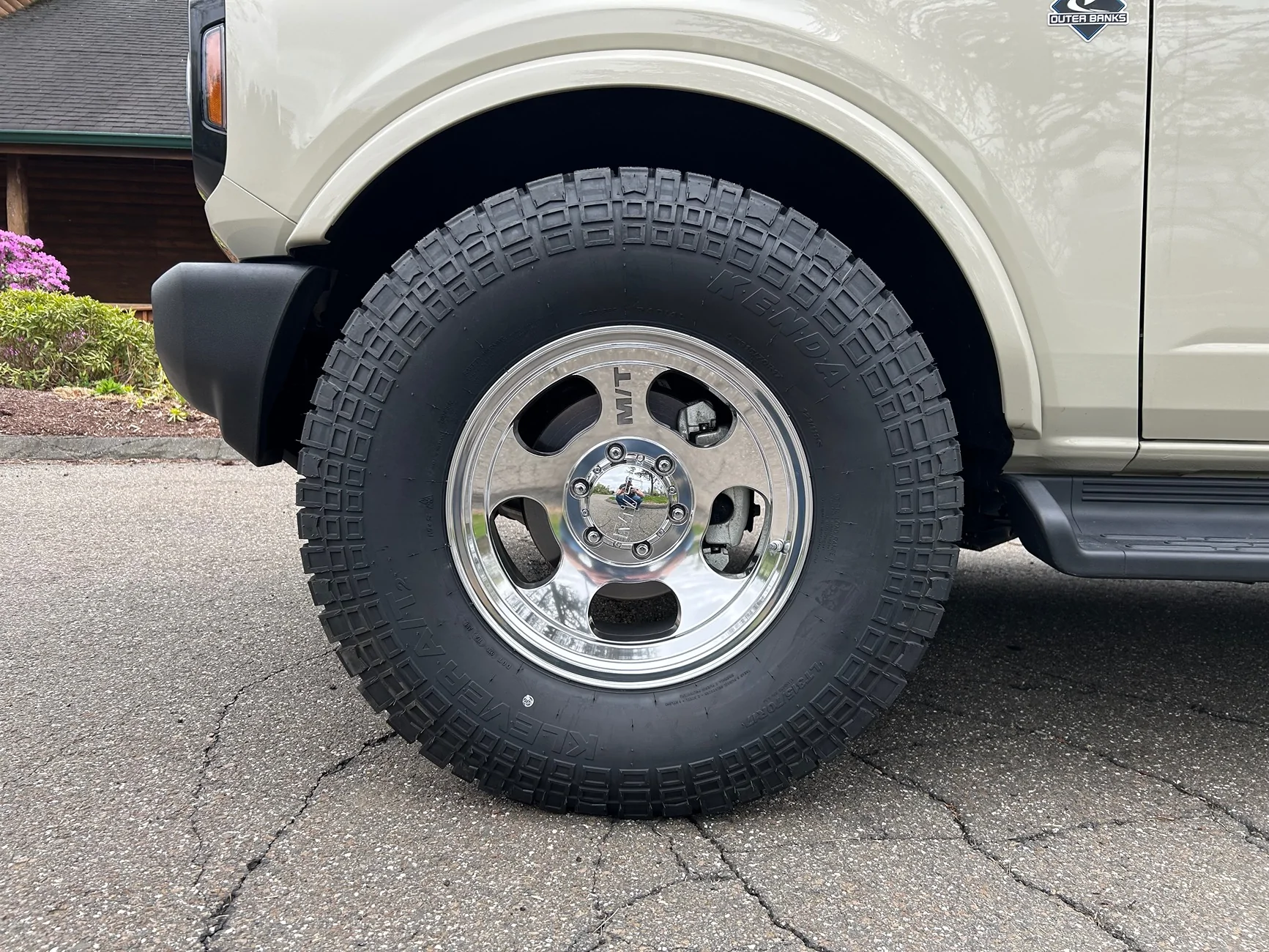 Ford Bronco Mickey Thompson Canyon 0 offset + Kenda Klever AT tires 315/70R17 installed! - 2025 Desert Sand OBX IMG_3600