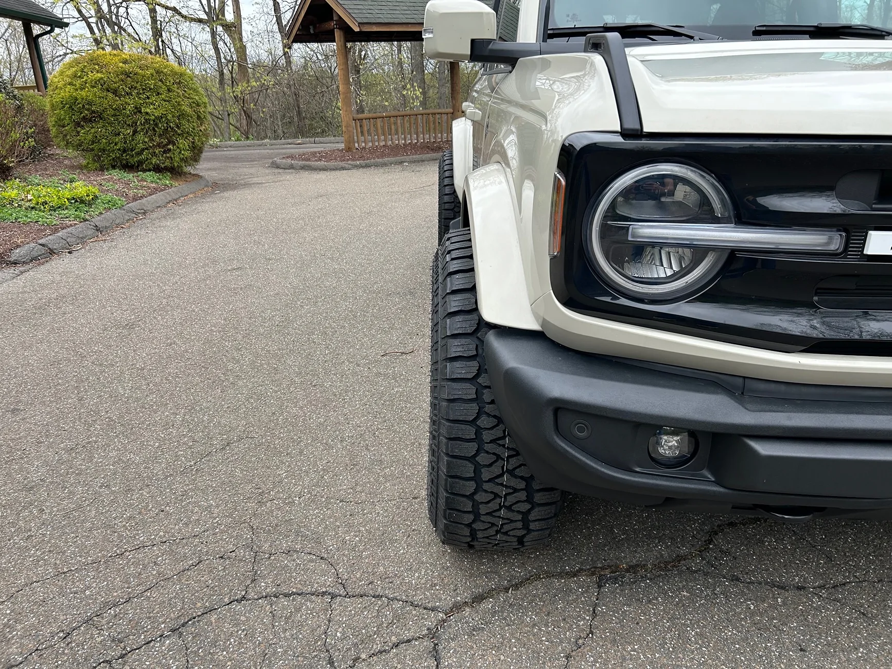 Ford Bronco Mickey Thompson Canyon 0 offset + Kenda Klever AT tires 315/70R17 installed! - 2025 Desert Sand OBX IMG_3603