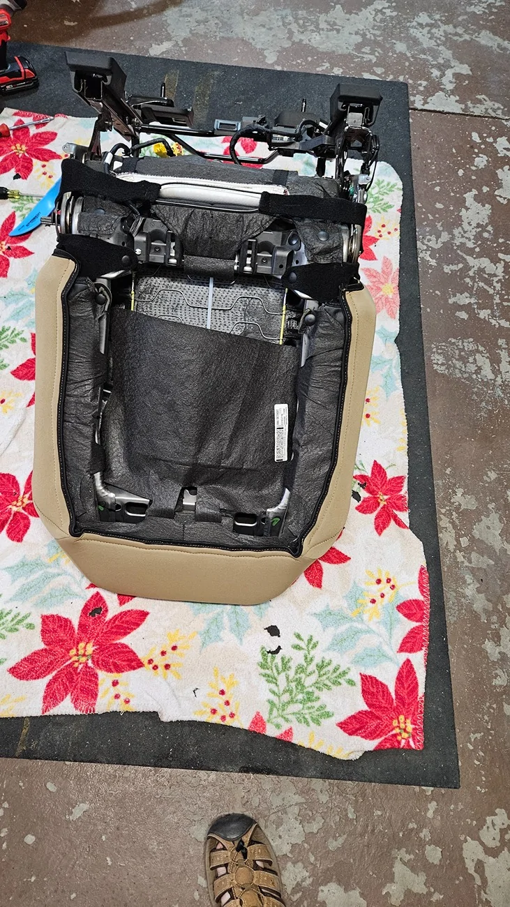Ford Bronco Changing colored interior bits to black? 20241129_075259