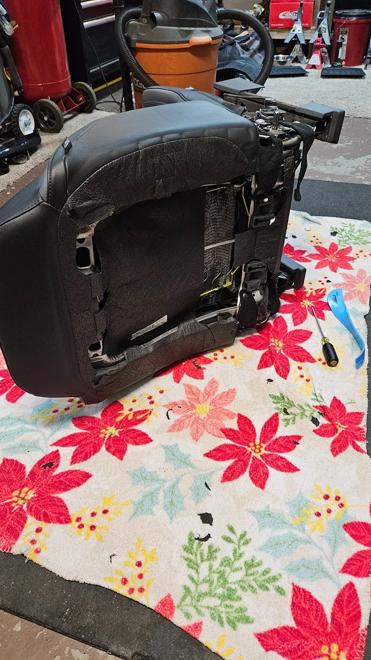 Ford Bronco Changing colored interior bits to black? 20241129_073238