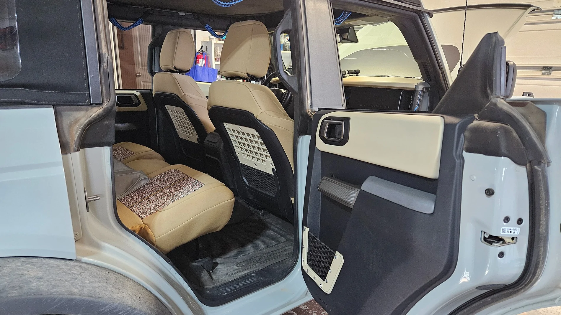 Ford Bronco Changing colored interior bits to black? 20241208_123719