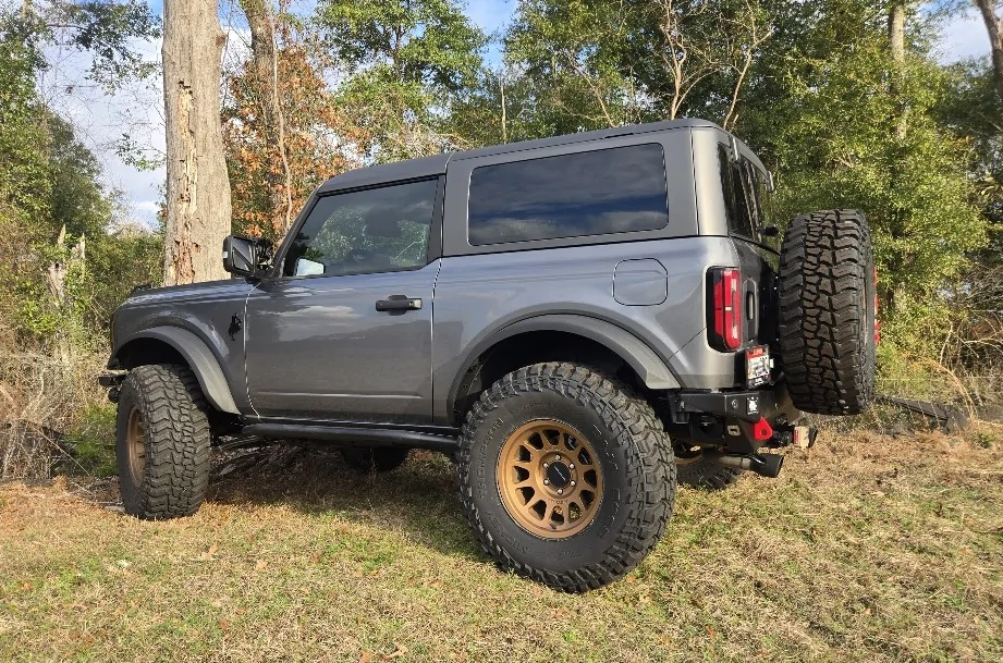 Ford Bronco Show off your BRONZE wheels! SFR Sledgehammer Bumper (7)