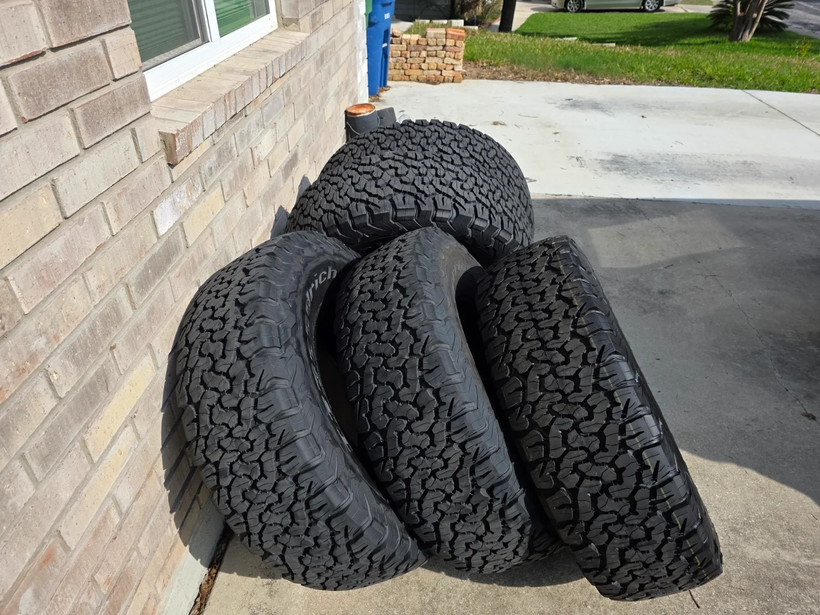 Ford Bronco Raptor 37" BFG's and Beadlock capable wheel takeoff's for sale. Fits Bronco and F150 Raptors. 20260414_170533