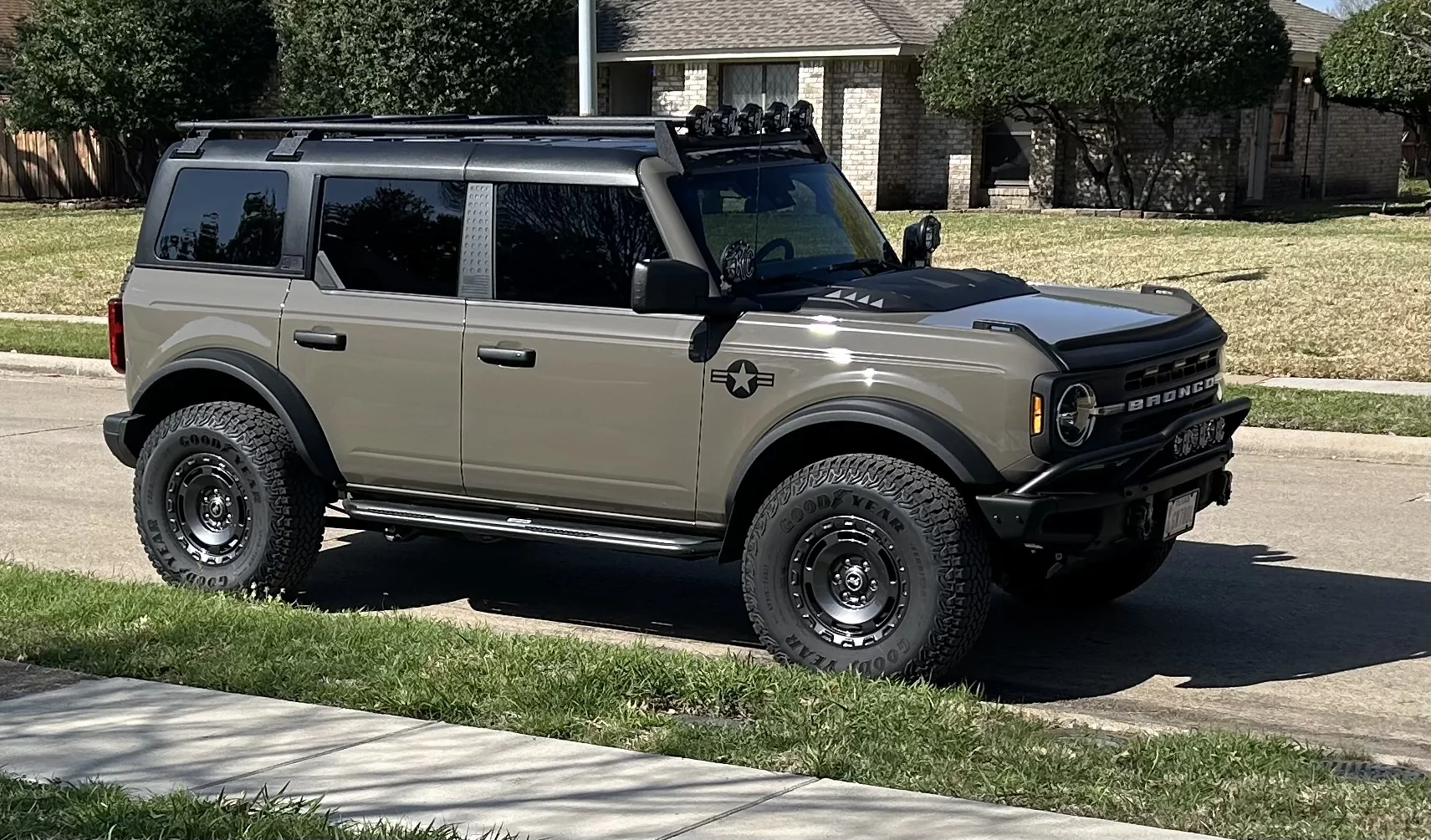 Ford Bronco Hardtop vs. Soft Top — What are you running this summer? ☀️🏜️ IMG_3107