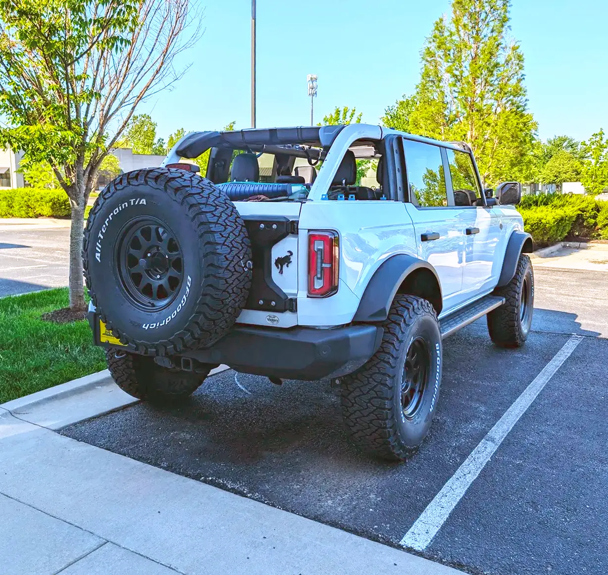 Ford Bronco 37s! Method 316 wrapped in BFG KO3 37x12.50R17 with white lettering 791462-b8b3bcd8d1e5a34af1a68f2779388c5