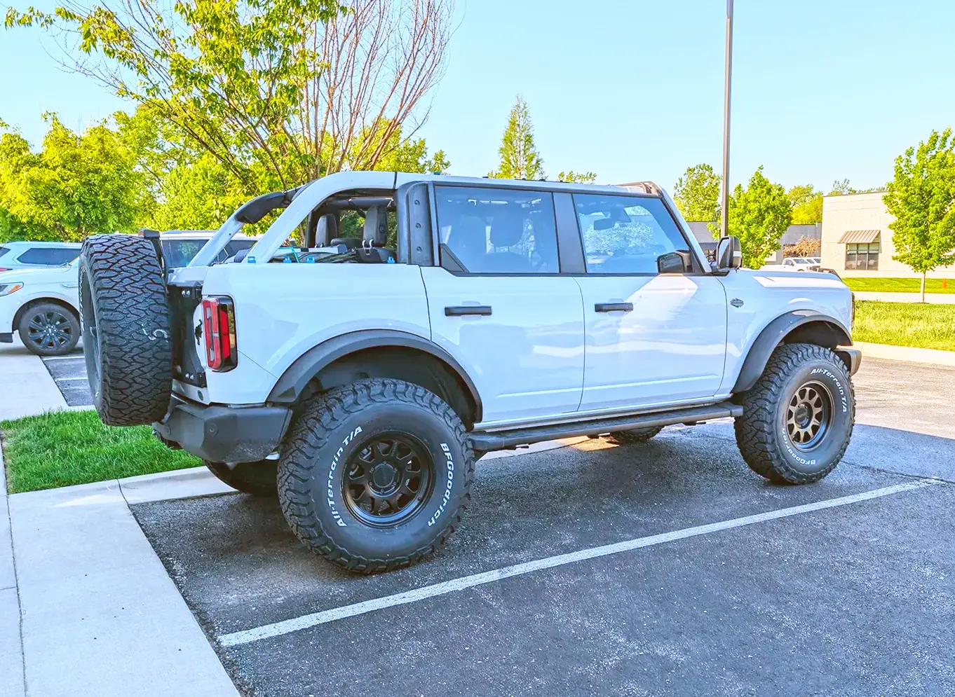 Ford Bronco 37s! Method 316 wrapped in BFG KO3 37x12.50R17 with white lettering 791463-f3faafbfd3ef28185800524ae5e16e4