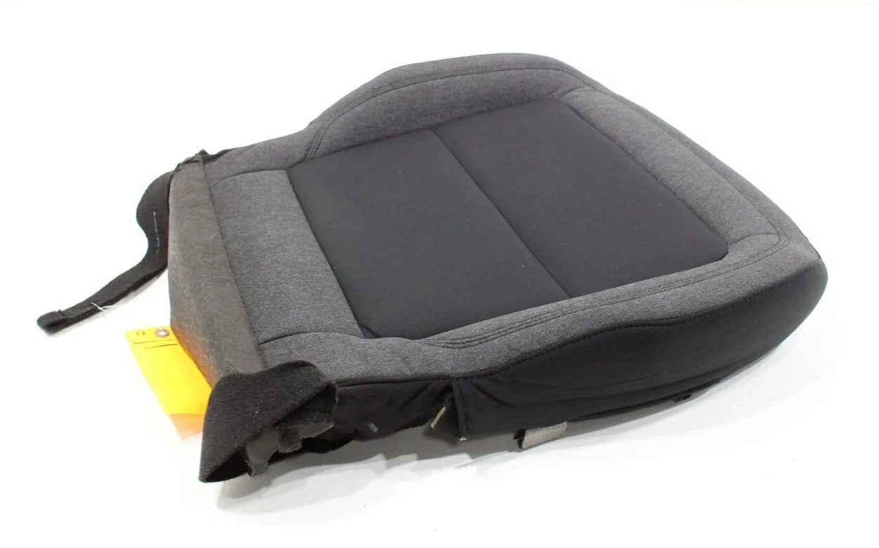 Ford Bronco Can anyone verify Ford part # for base cloth seats? bronco_driv_seatcover2