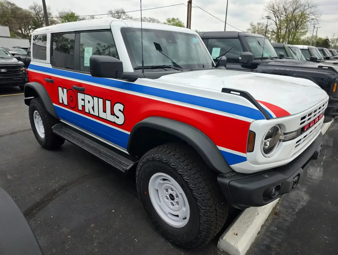 Ford Bronco Orange Fury discontinued as of 2026 Job 2 production, but Oxford White Heritage Edition w/o Decals Being Added 1777659057103-rg