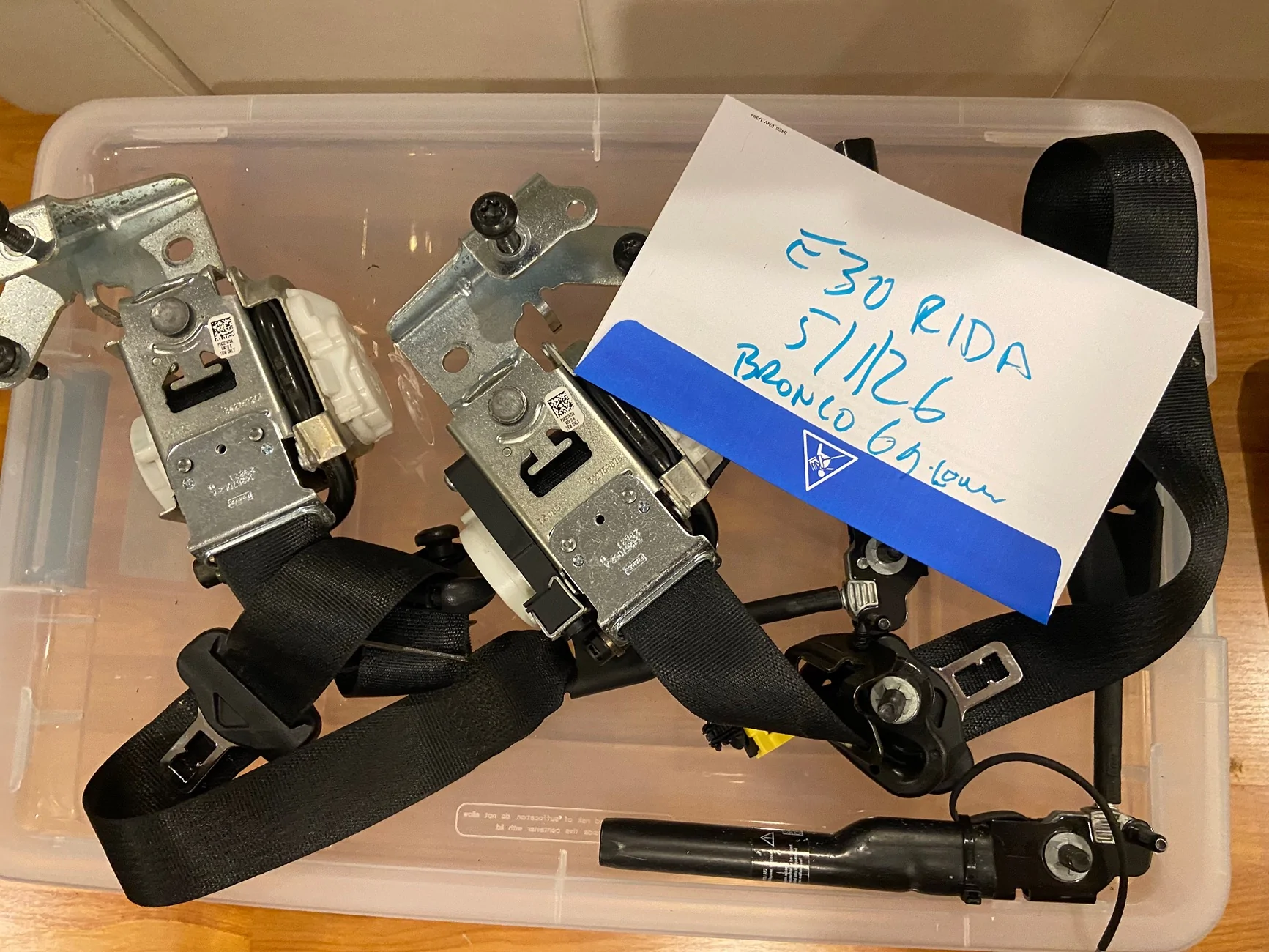 Ford Bronco FS: FRONT SEATBELTS (4 Door) tempImagexaSxpf