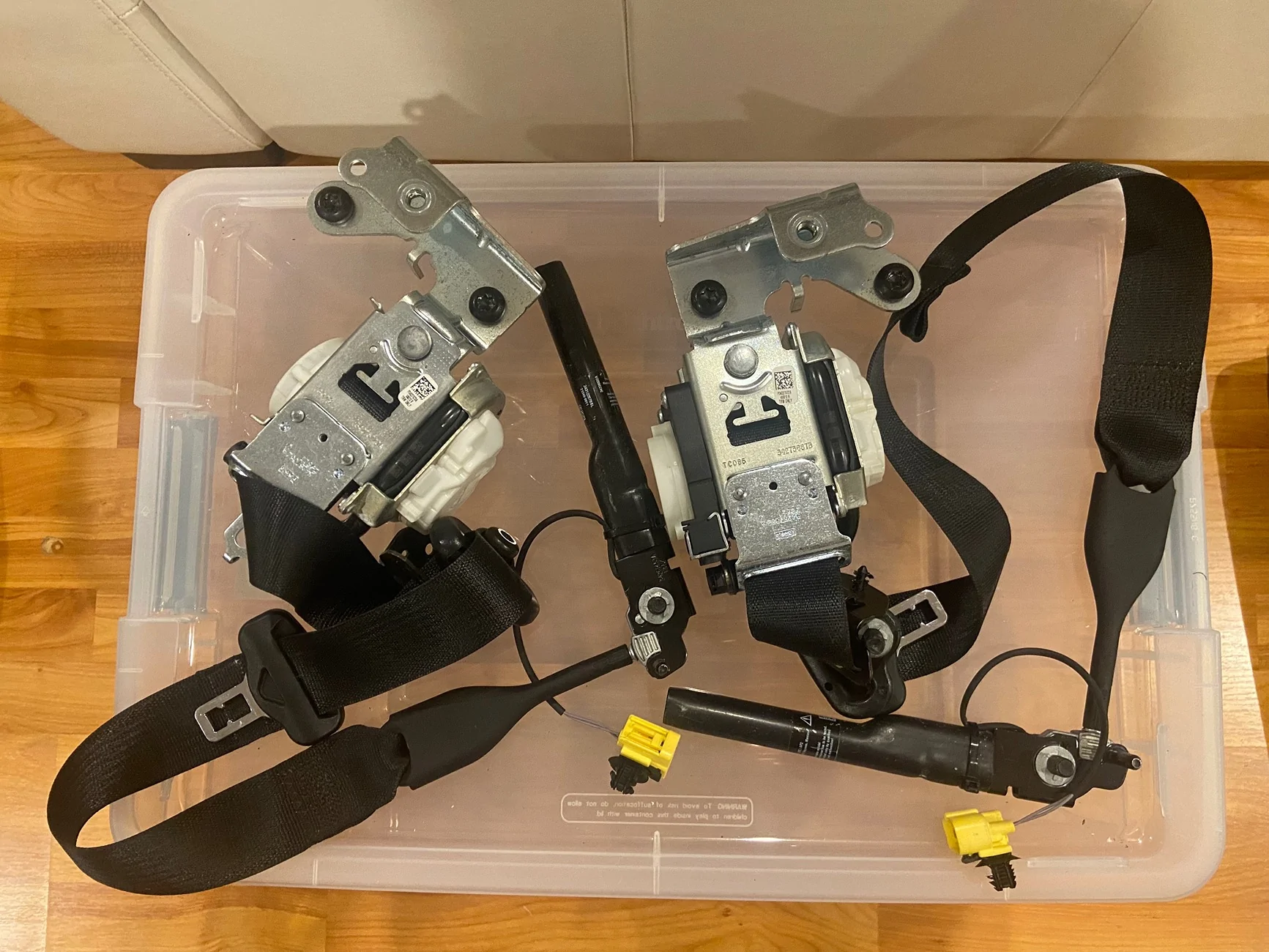 Ford Bronco FS: FRONT SEATBELTS (4 Door) tempImageeRvNks