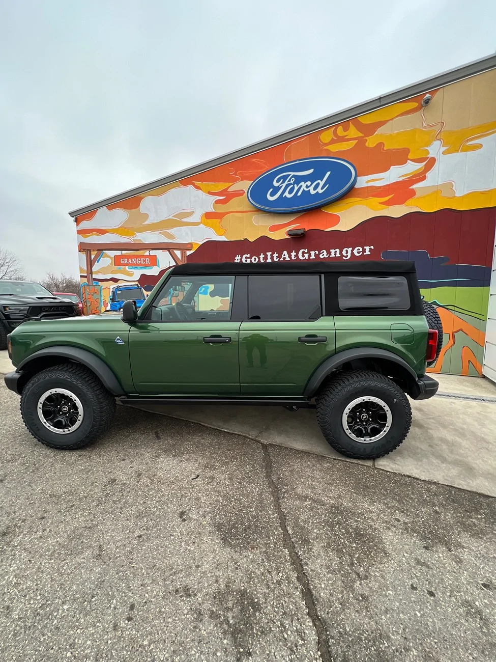 Ford Bronco How far did you travel to pick up your Bronco ? 66672016615__BF150E9C-6641-4A24-BE0E-53C0A8293B87
