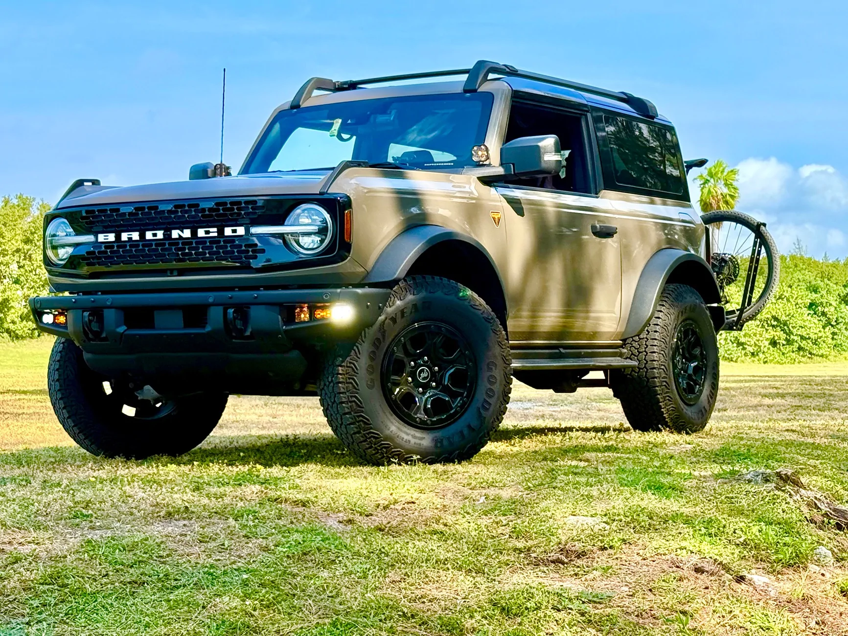 Ford Bronco MARSH GRAY Bronco Club IMG_5638