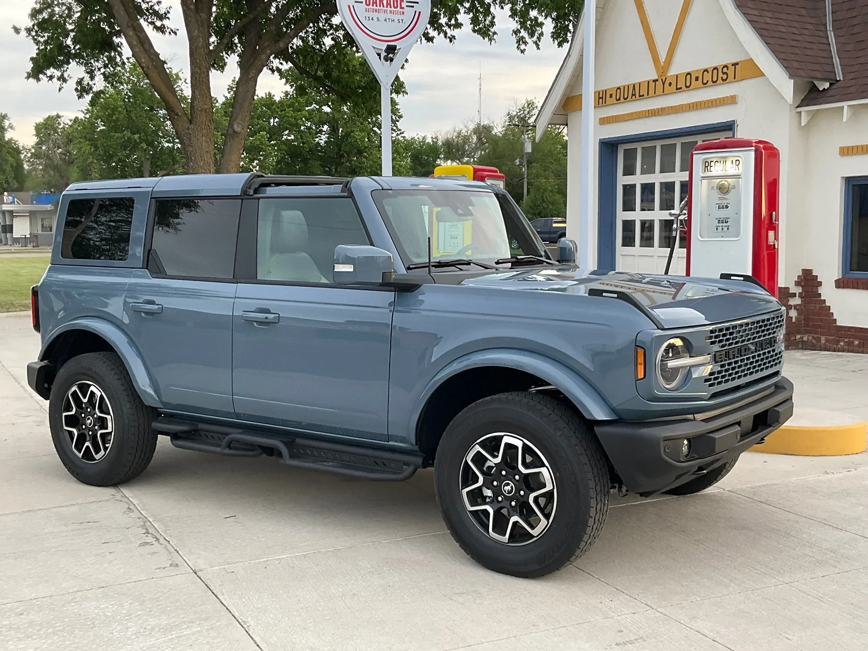 Ford Bronco Changed and painted my grill  in body color IMG_6592