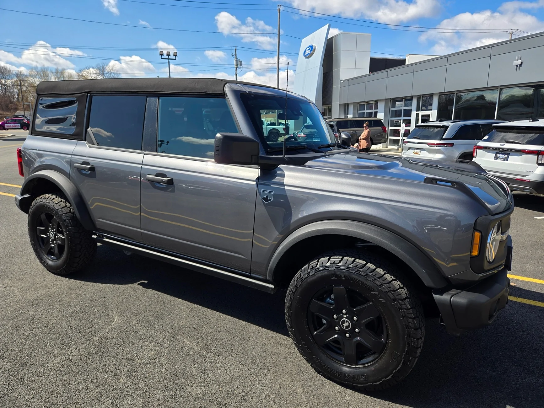 Ford Bronco How far did you travel to pick up your Bronco ? 1000019377