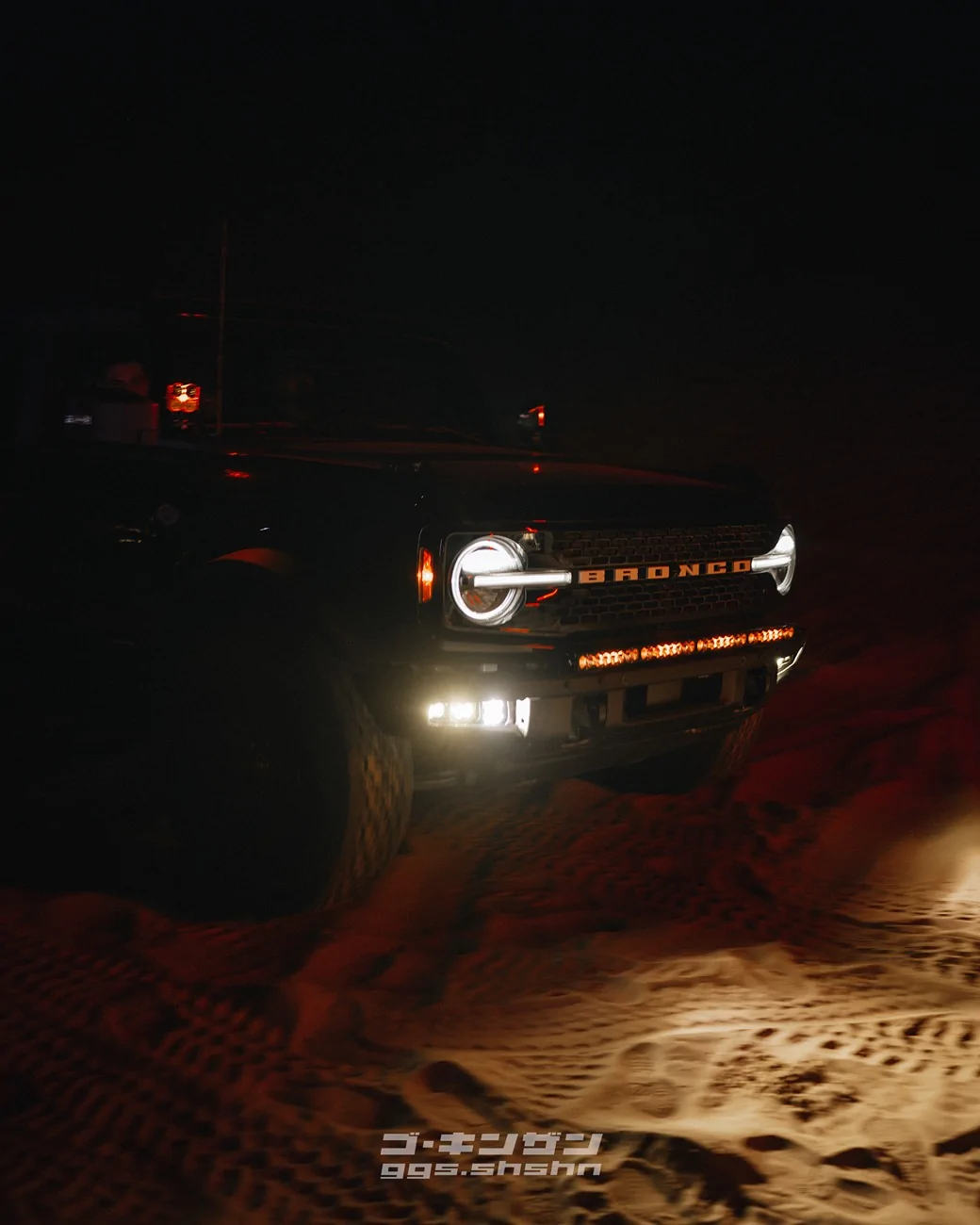 Ford Bronco I have added lights behind the grill IMG_0419
