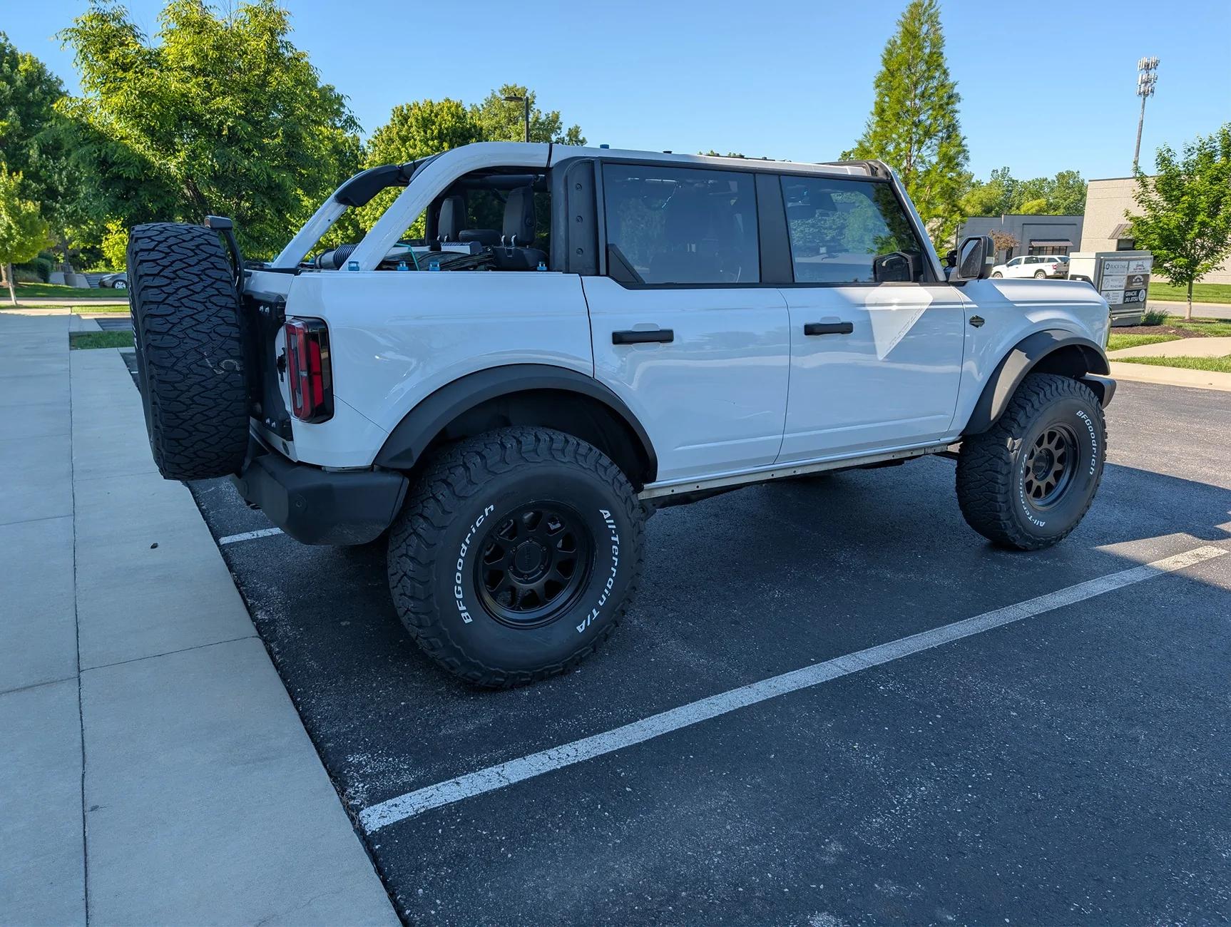 Ford Bronco 37s! Method 316 wrapped in BFG KO3 37x12.50R17 with white lettering PXL_20260509_144221188