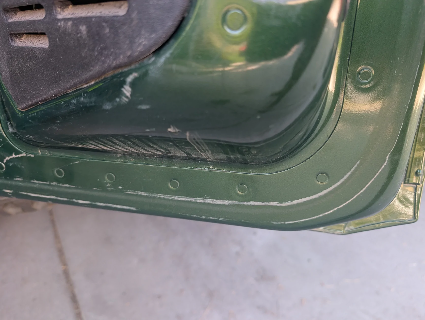 Ford Bronco Excessive paint wear on tailgate PXL_20260509_212029444