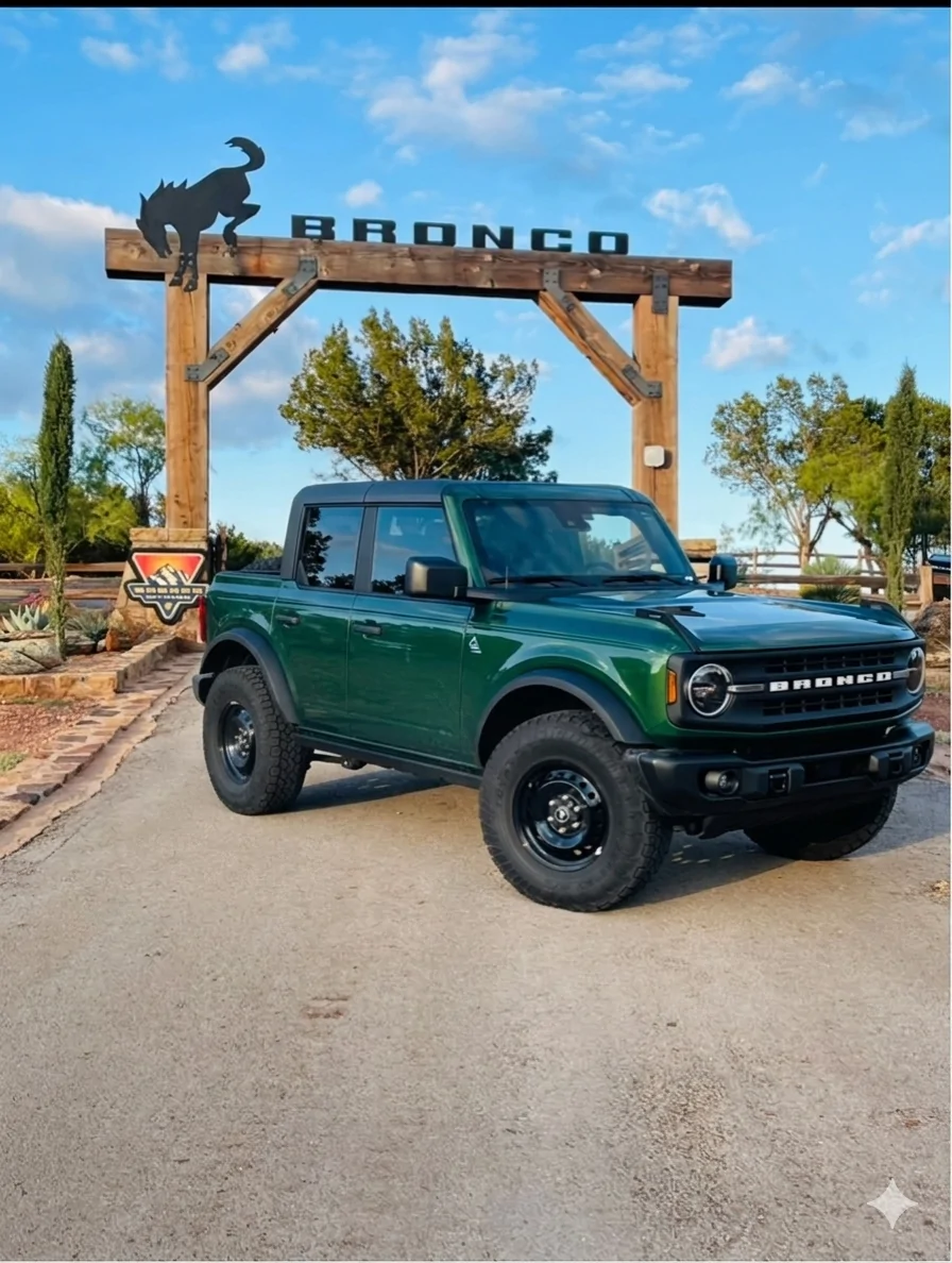 Ford Bronco 6G Bronco Pickup Conversion? Check this out! [2025 Ford Bronco Stallion Pick Up Gloss Black by SoFlo Customs] IMG_3202
