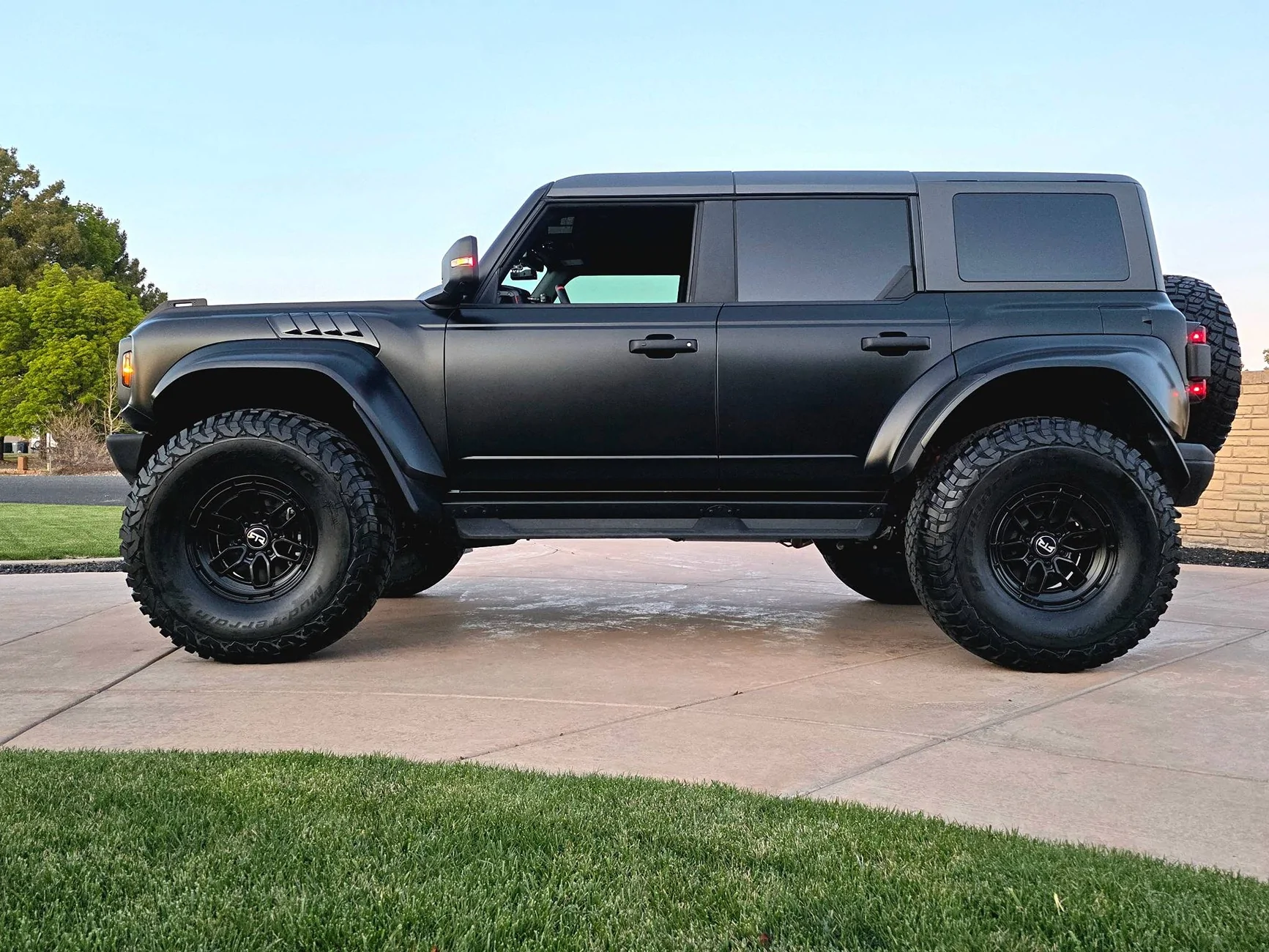 Ford Bronco I CANT DECIDE. METHOD 305 or 703 IMG_1314