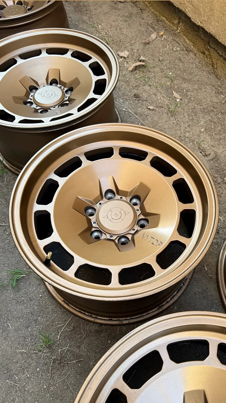 Ford Bronco Nytop adv classic wheels set of 5 SoCal 84F1DCFB-C4C6-4ED7-A5C8-9B93F5B09A96
