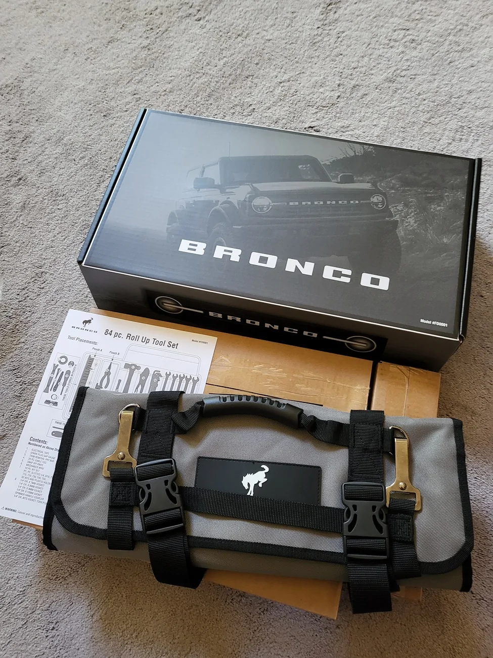 Ford Bronco please show me your recovery kits and bags. 20240509_121621