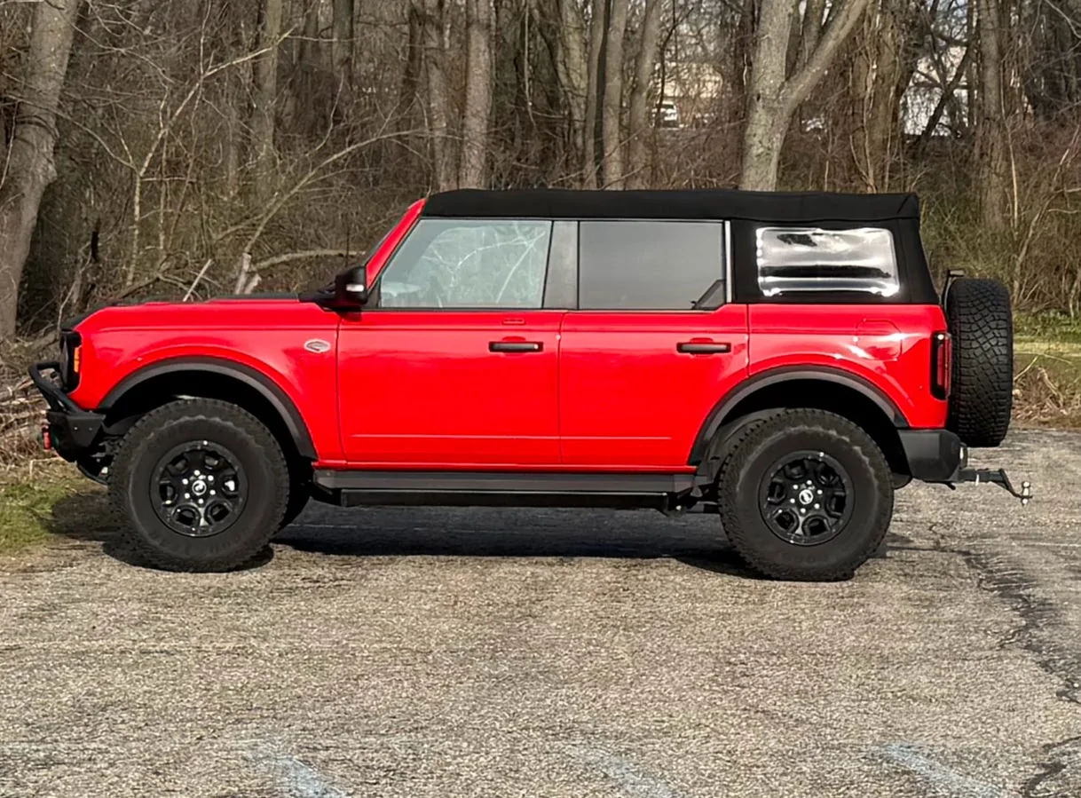 Ford Bronco Factory 4 door soft top with  IAG EZ-Lift and EZ-Pull $700 IMG_2273