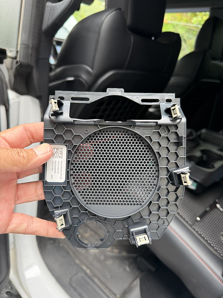 Ford Bronco TackForm 25w wireless charger and higher wattage USB-C installation IMG_5516-L