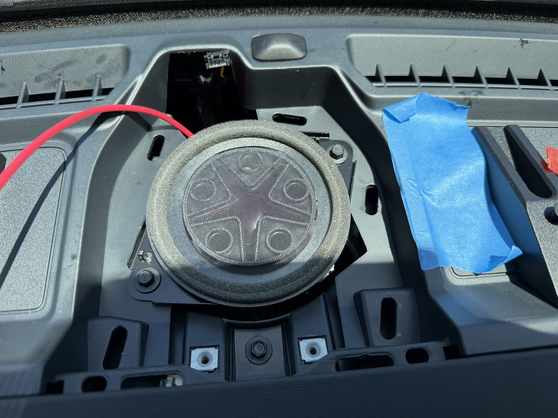Ford Bronco TackForm 25w wireless charger and higher wattage USB-C installation IMG_5525-L