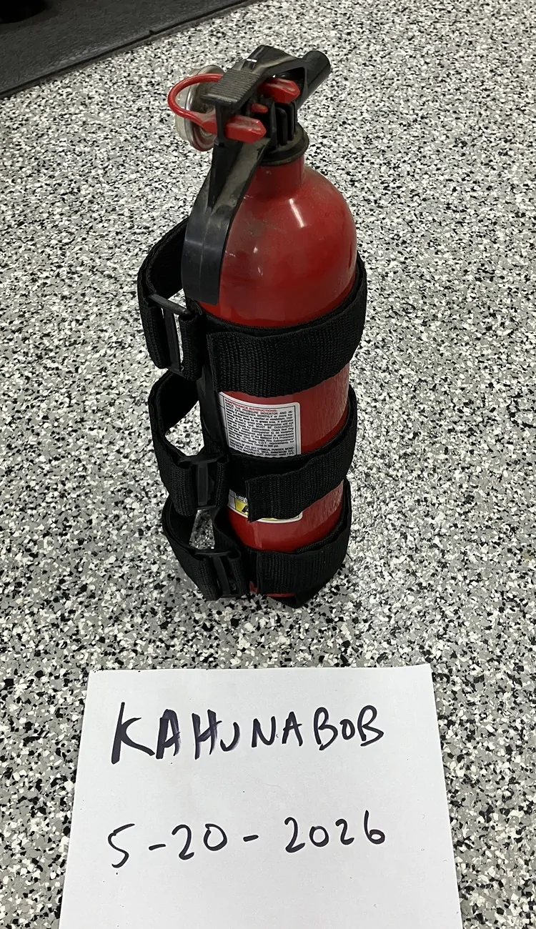 Ford Bronco Roll Bar Fire Extinguisher Mount - $10 IMG_3924