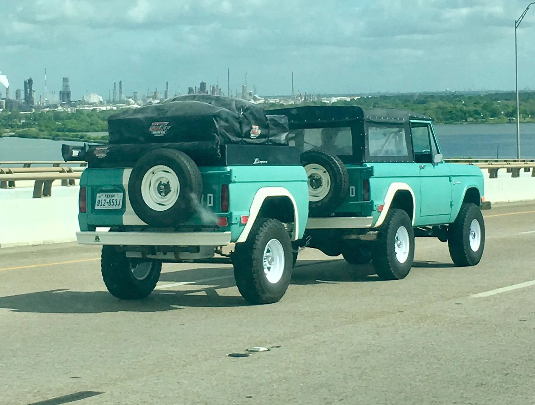 Ford Bronco Matching one axle trailer 1000011259