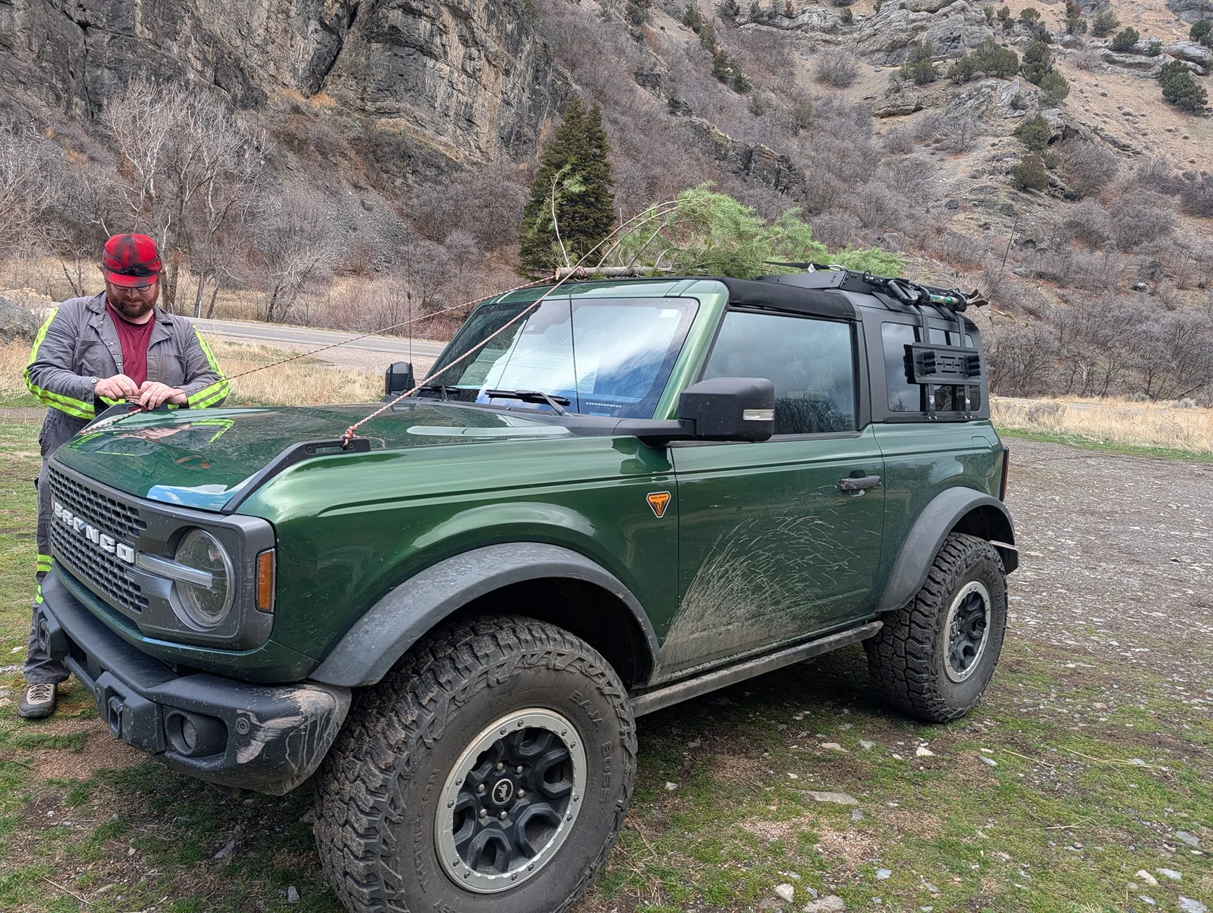 Ford Bronco 2 Door roof rack (clamshell only) recommendation PXL_20251206_200038382