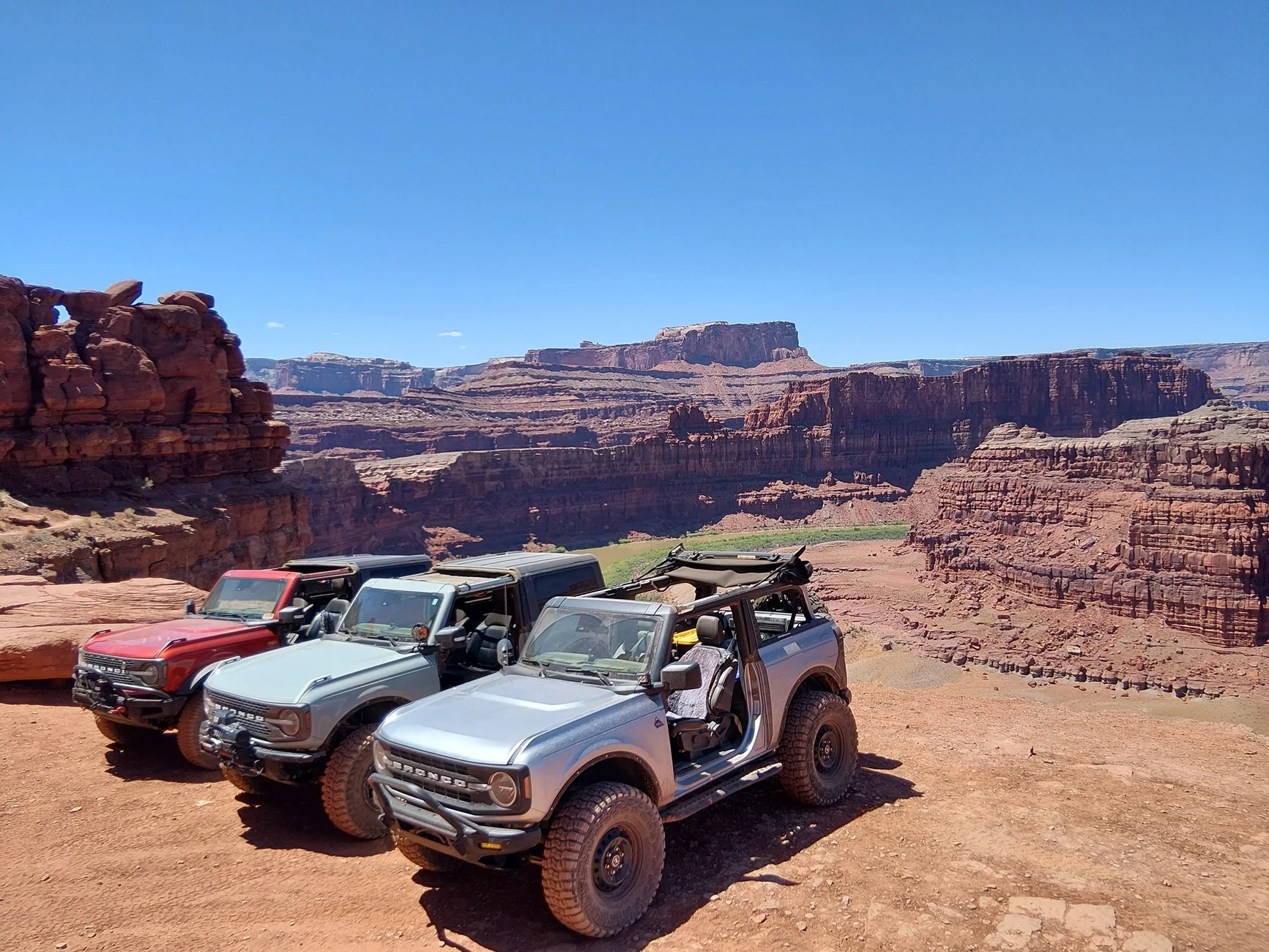Ford Bronco ICONIC SILVER Bronco Club 20260429_134724