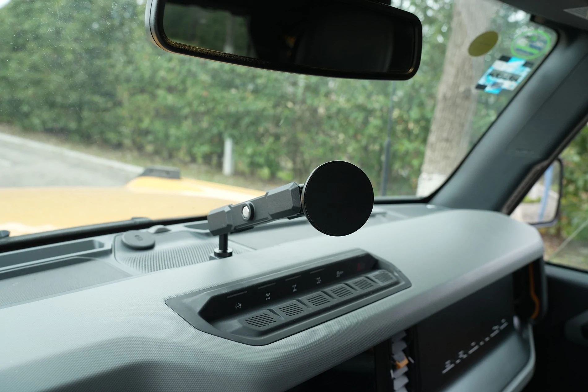 Ford Bronco 🚨 Mabett New Product: Aluminum Dashboard  Magnetic Phone Mount 20260522-103152