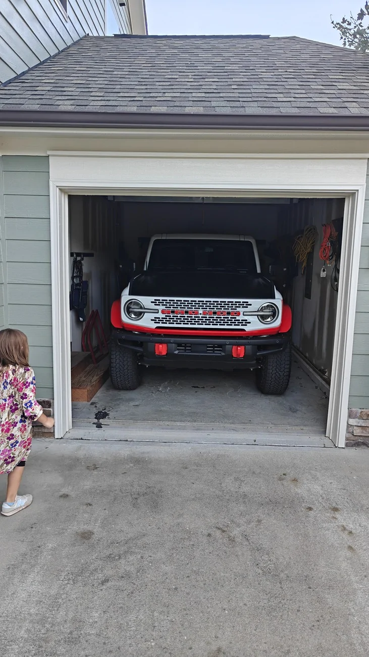Ford Bronco Fitting Bronco Raptor into TINY 1 Car Garage??? IMG20251002171439
