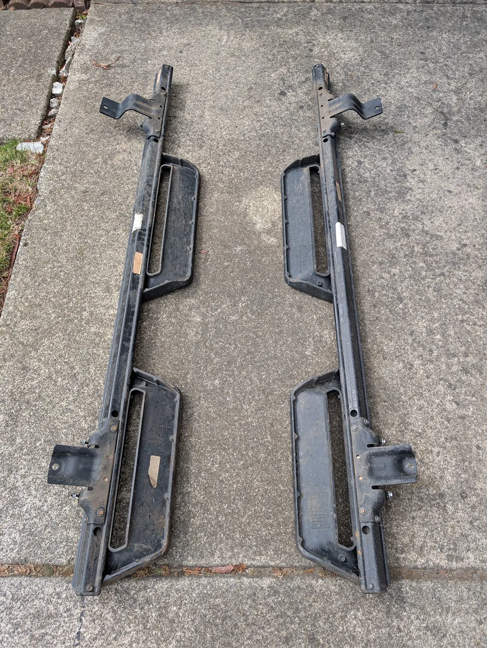 Ford Bronco Free Hoop Steps for Four Door PXL_20260526_171529691