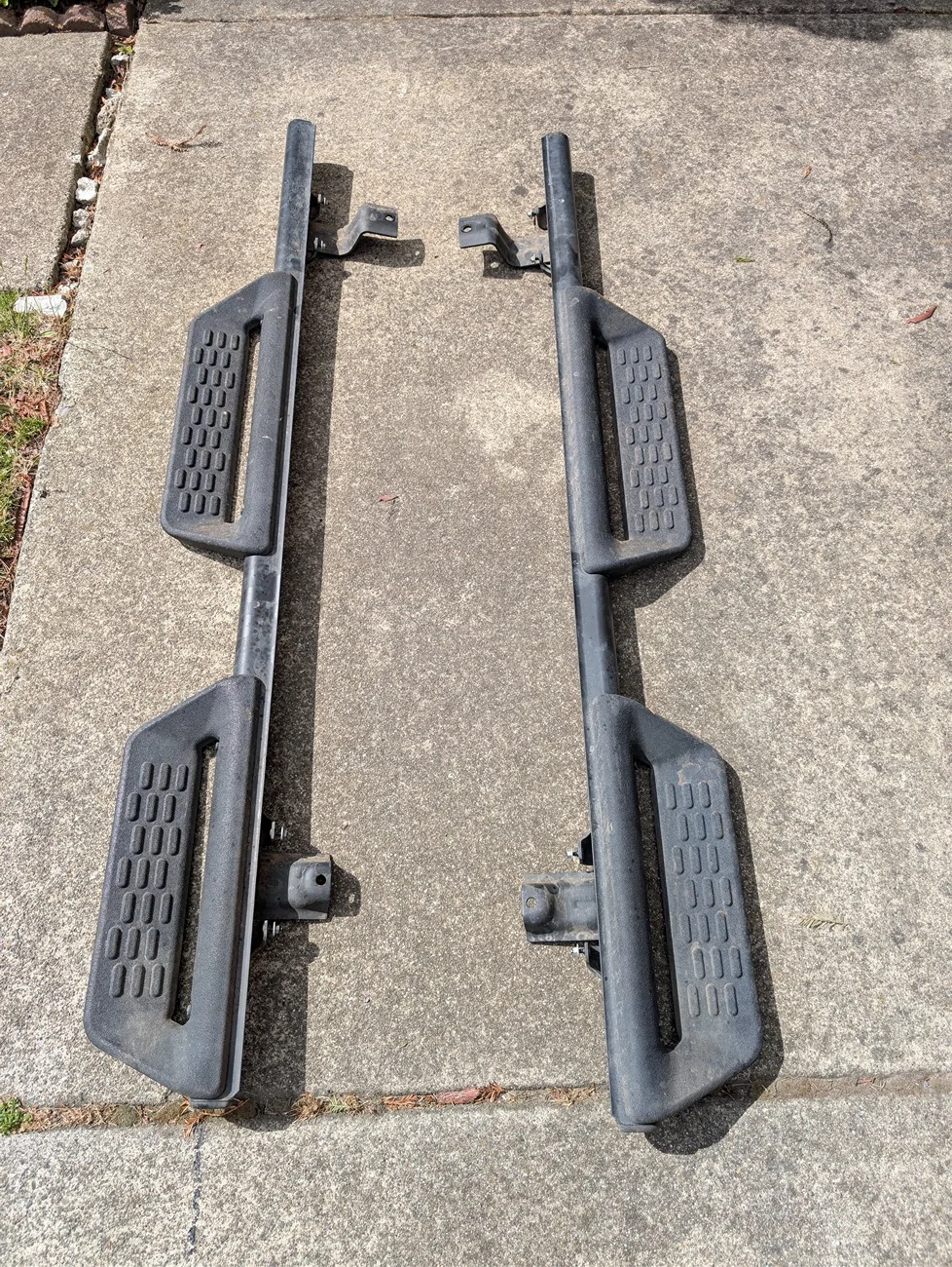 Ford Bronco Free Hoop Steps for Four Door PXL_20260526_171501274