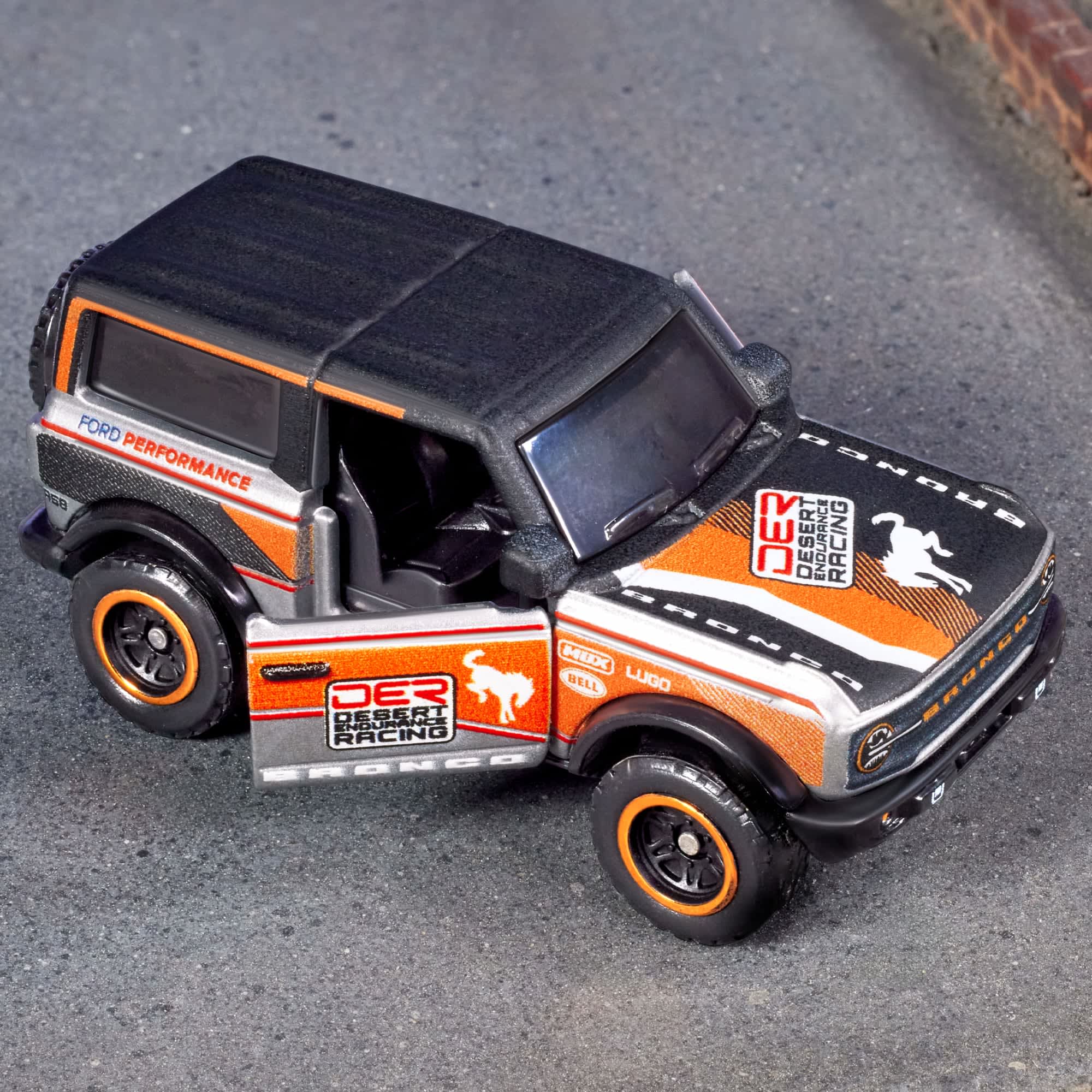 Ford Bronco Bronco Toys, Diecast, RC nlbvco84xwfc4_79598e18-19f2-4264-9cae-d77b42efb813