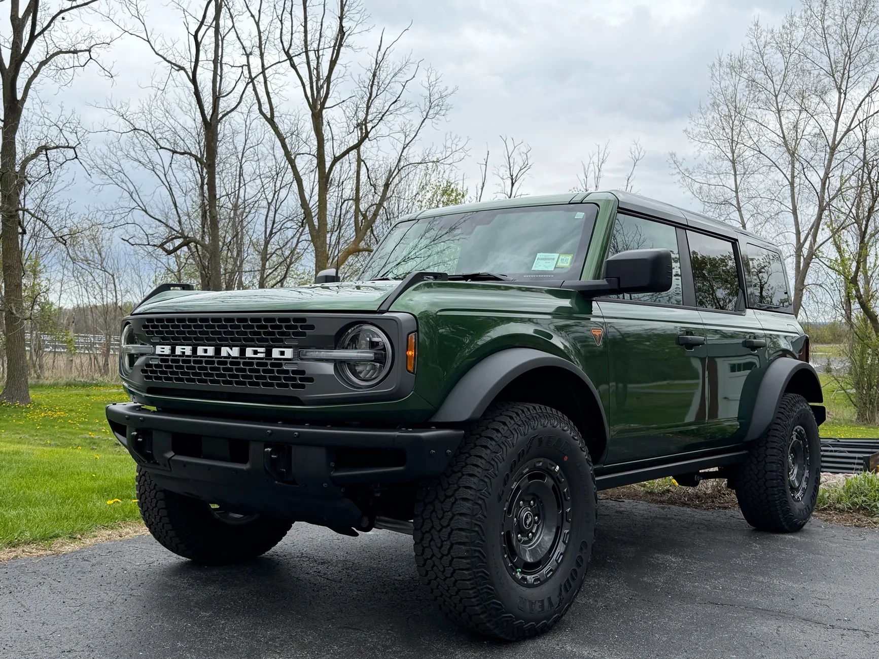 Ford Bronco 1200 Mile Review - 2025 Badlands Sasquatch green-bronco