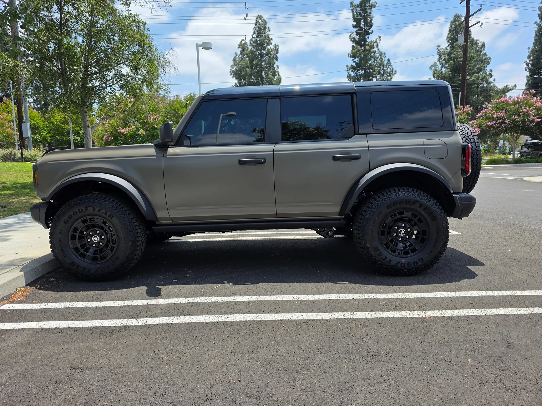 Ford Bronco MARSH GRAY Bronco Club 20260524_130950