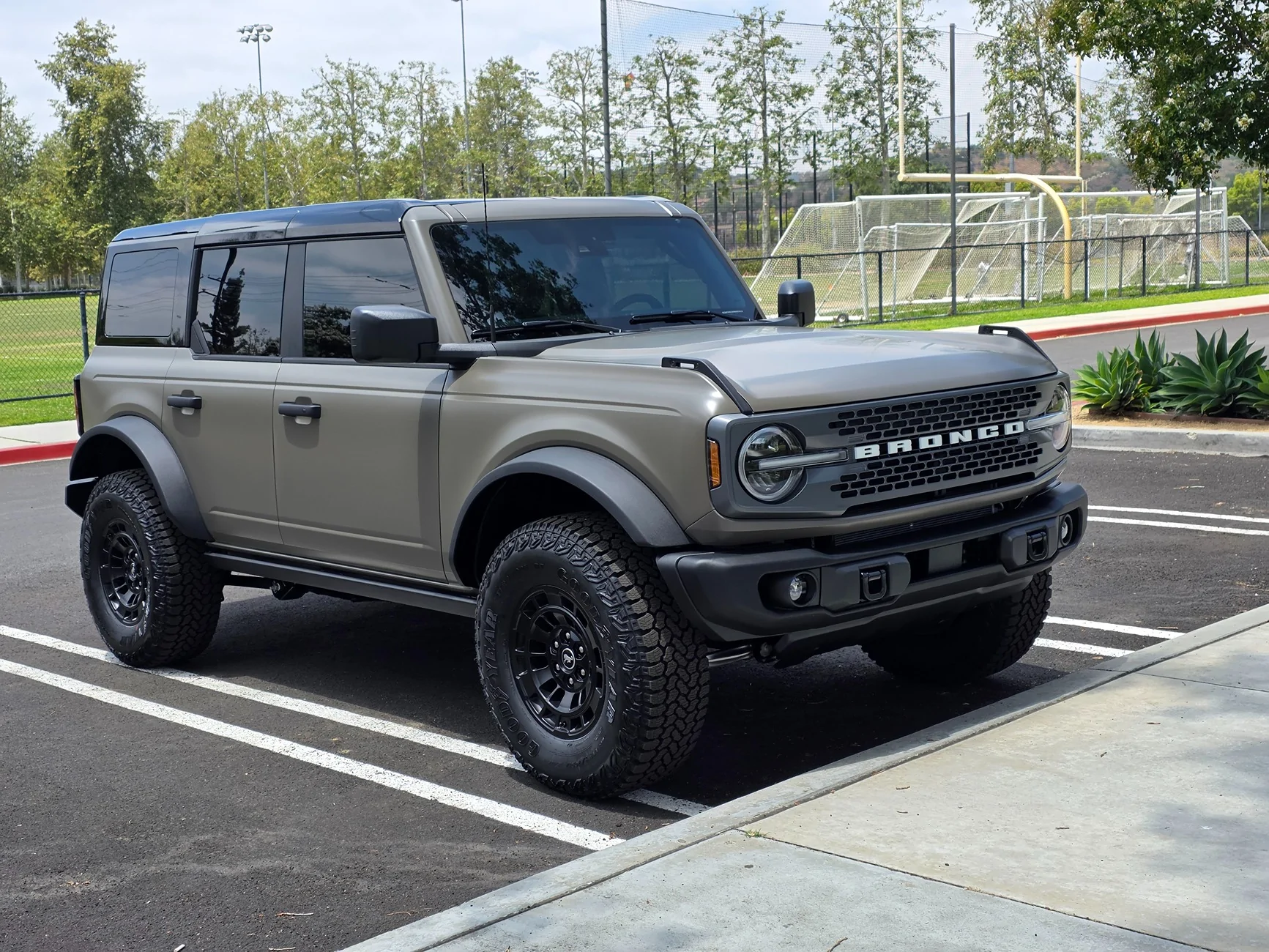 Ford Bronco MARSH GRAY Bronco Club 20260524_130628