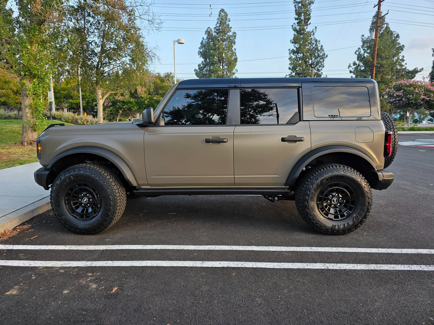 Ford Bronco MARSH GRAY Bronco Club 20260523_191400