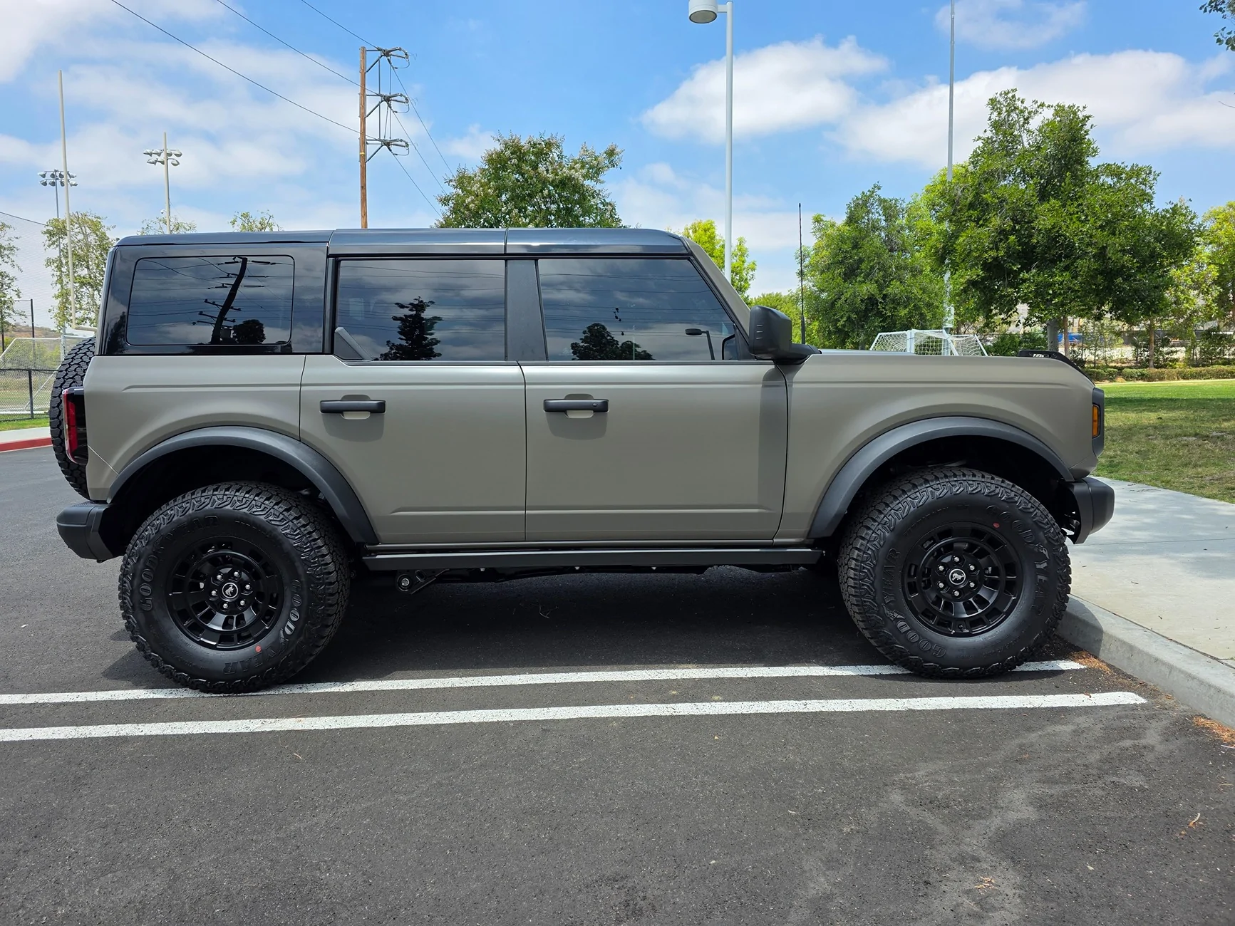 Ford Bronco Marsh Gray Colour Can people post pictures 20260524_131023