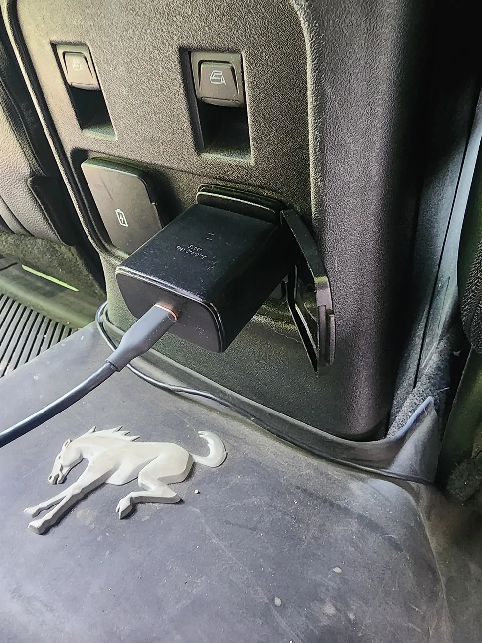 Ford Bronco How to fix loose 110V AC outlet! 20260529_112619