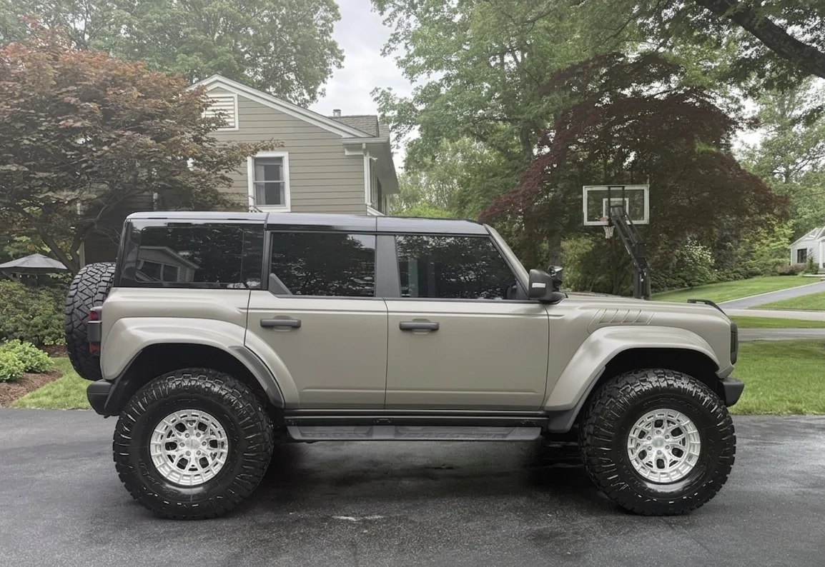 Ford Bronco Marsh Gray Colour Can people post pictures IMG_8937