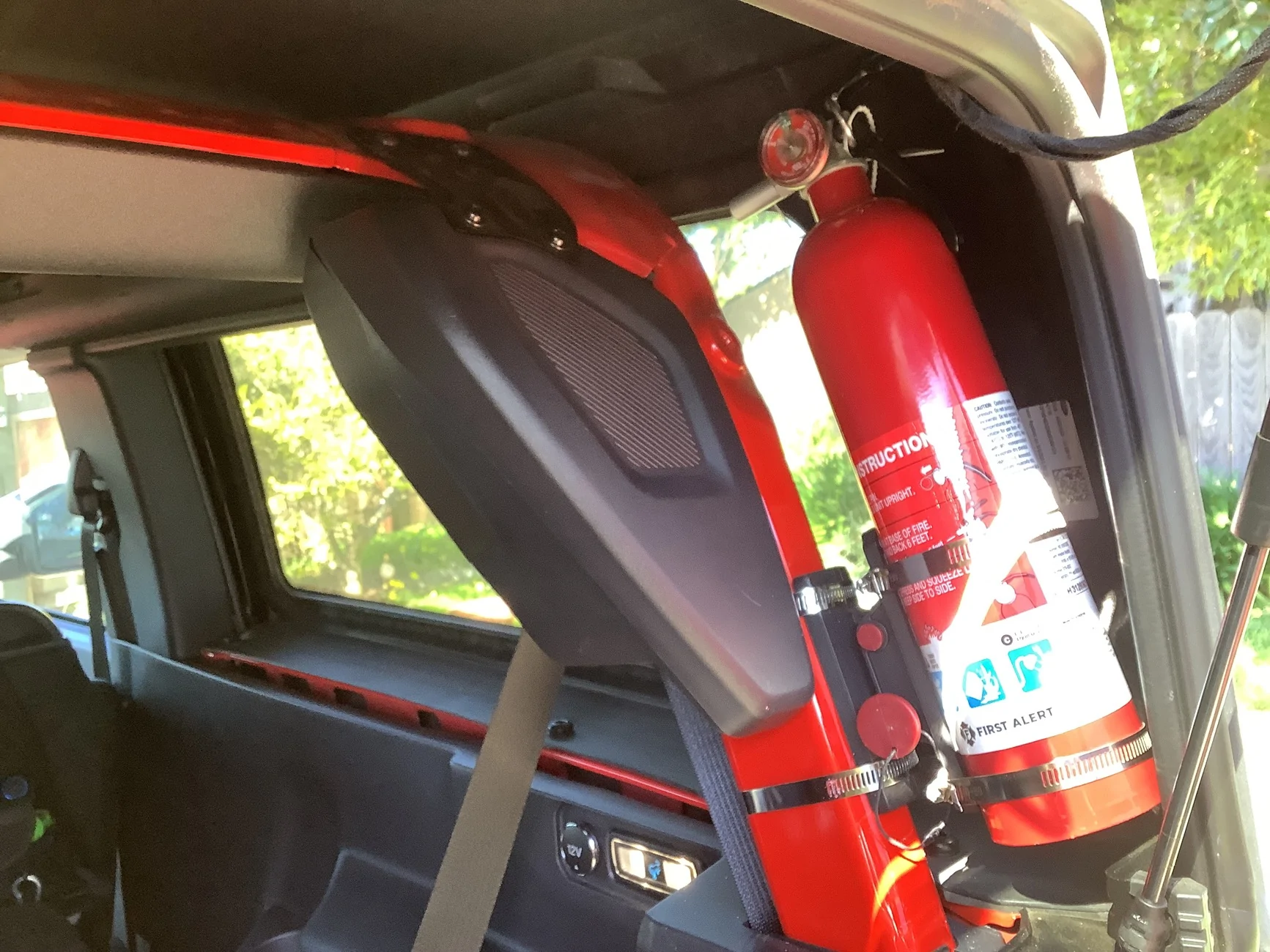 Ford Bronco Fire extinguisher recommendations? Rear mounted options? IMG_0509