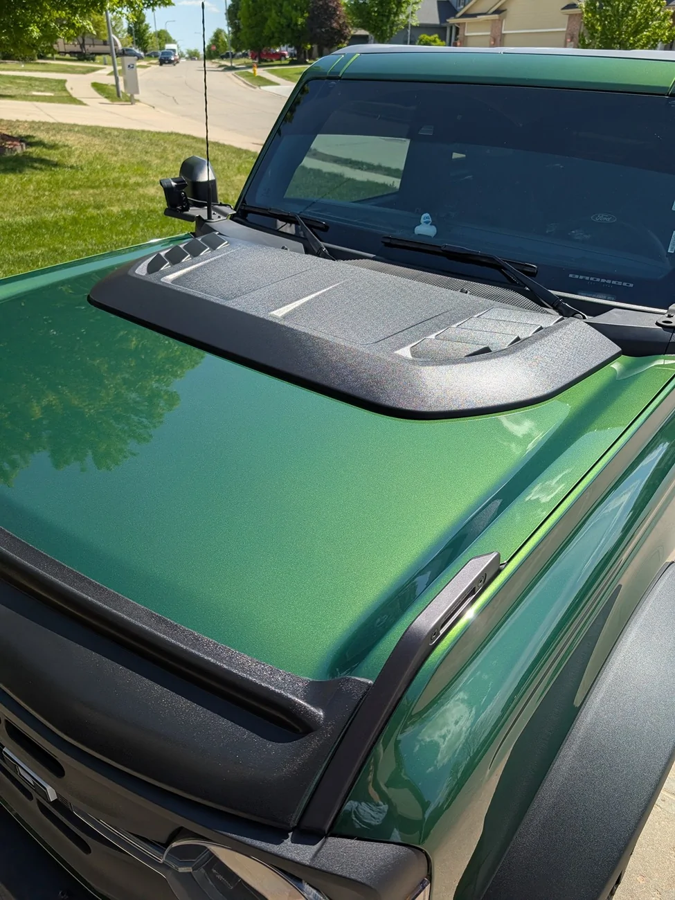 Ford Bronco What did you do TO / WITH your Bronco today? 👨🏻‍🔧🧰🚿🛠 Hood_Scoop2